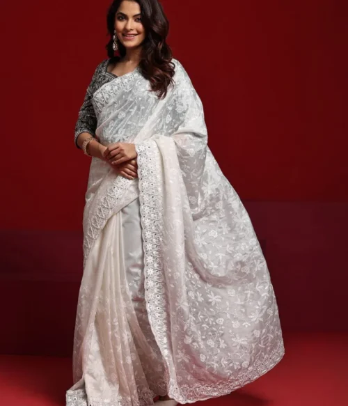 Women Embroidered Saree with Scalloped Border