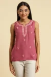Laiba-Pink-Sleeveless-Short-Kurti1-700×1050-1.webp