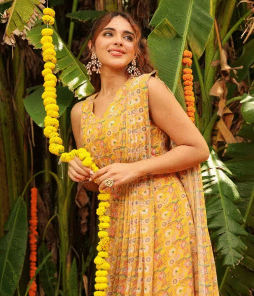 Women Floral Print Pre-Stitched Saree with Contrast Border