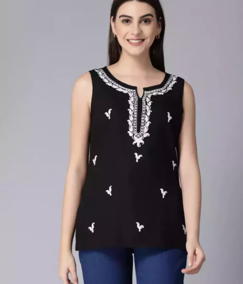 Laiba Black Sleeveless Short Kurti