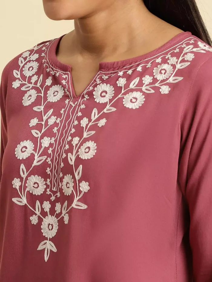 light-wine-silk-short7-700x933-1.webp