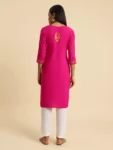 zeenat-aari-pink-long-kurti1-1-700×933-1.webp